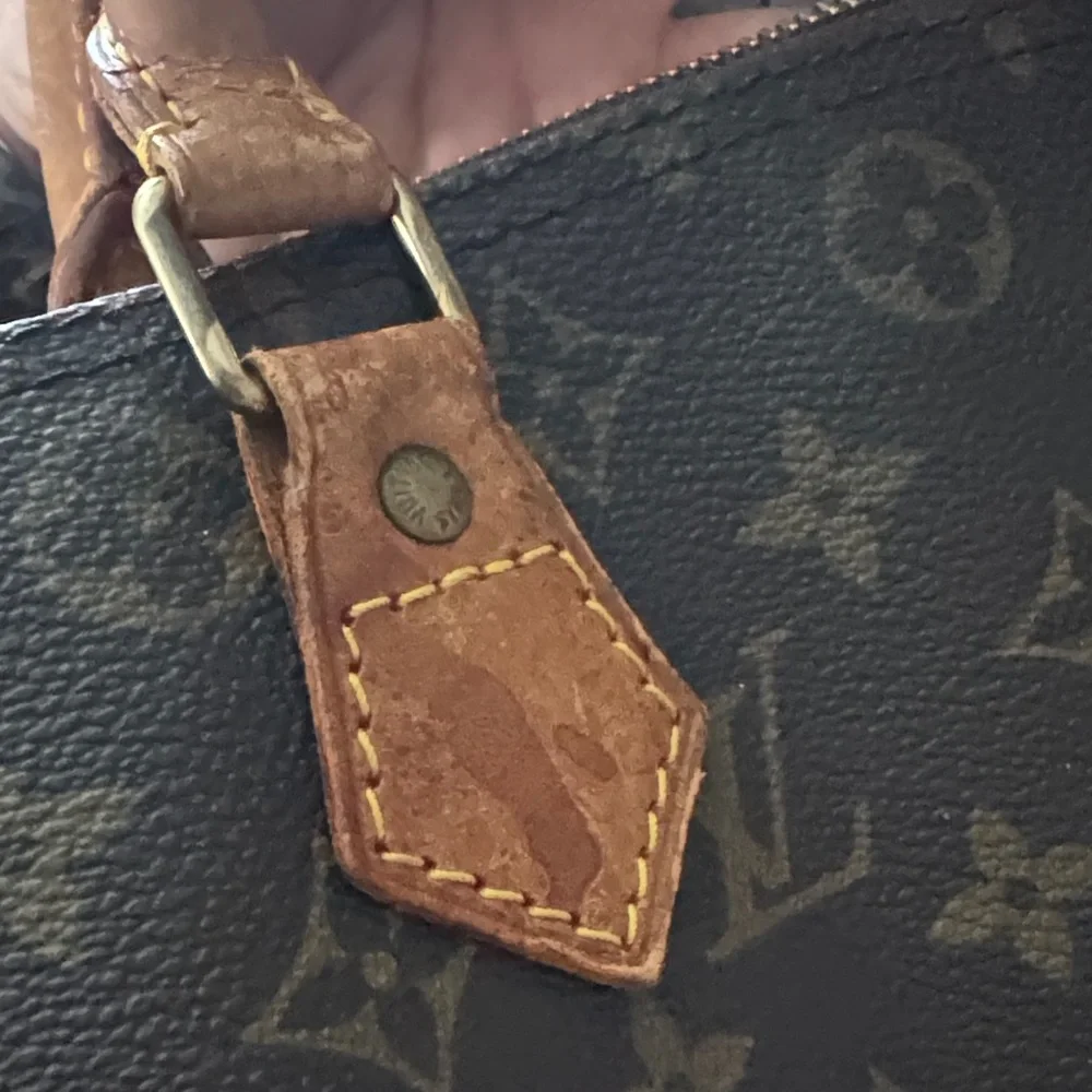 Louis Vuitton Classic Monogram Satchel - Picture 7 of 8